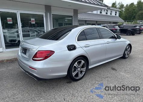 2017 Mercedes-Benz E 300 из США, поврежденный, VIN WDDZF4JB3HA096747